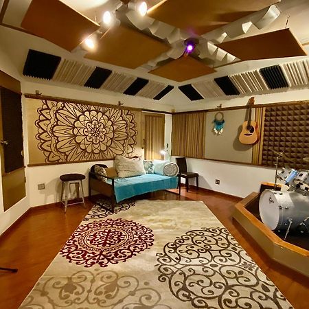 Oasis With Pool And Music Studio By Benvenu Лос-Анджелес Экстерьер фото